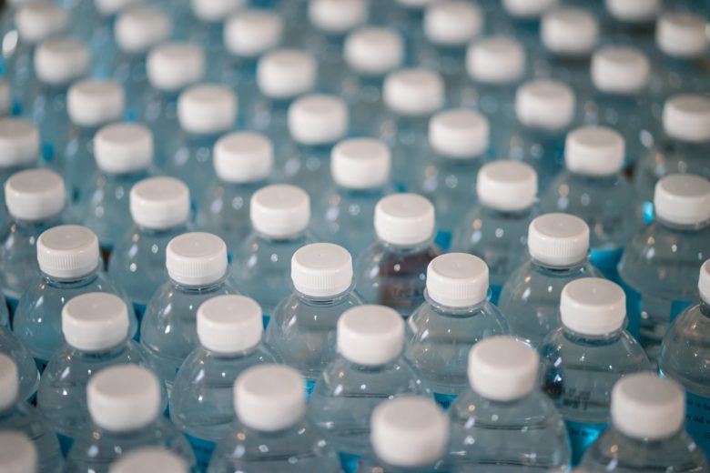 Plastikflaschen en masse. © Jonathan Chng on Unsplash
