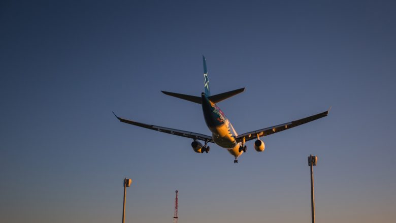 Flugzeuge könnte bald mit einem speziellen Kerosin fliegen. © Unsplash / Valery