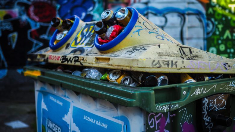 Mülltonne, Plastikmüll, Plastikflasche, Recycling, Gelbe Tonne