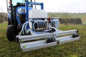 Direkt an der Feldspitze wird der Sensor befestigt ©Premosys