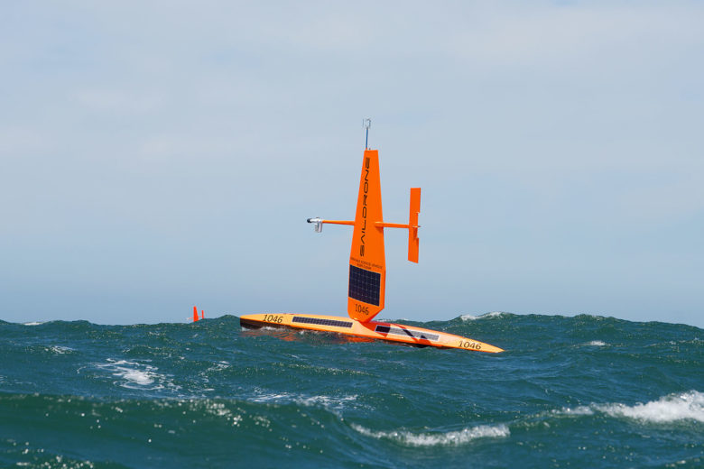 Die autonome Segeldrohne sammelt Daten zum CO2 an der Meeresoberfläche © Saildrone