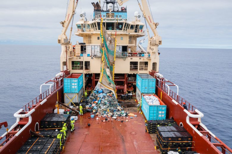 The Ocean Cleanup sammelt Plastikmüll aus dem Meer