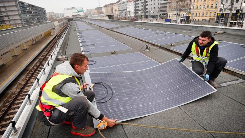 Photovoltaik-Folien auf dem Dach der U3-Station in Ottakring © Wiener Linien