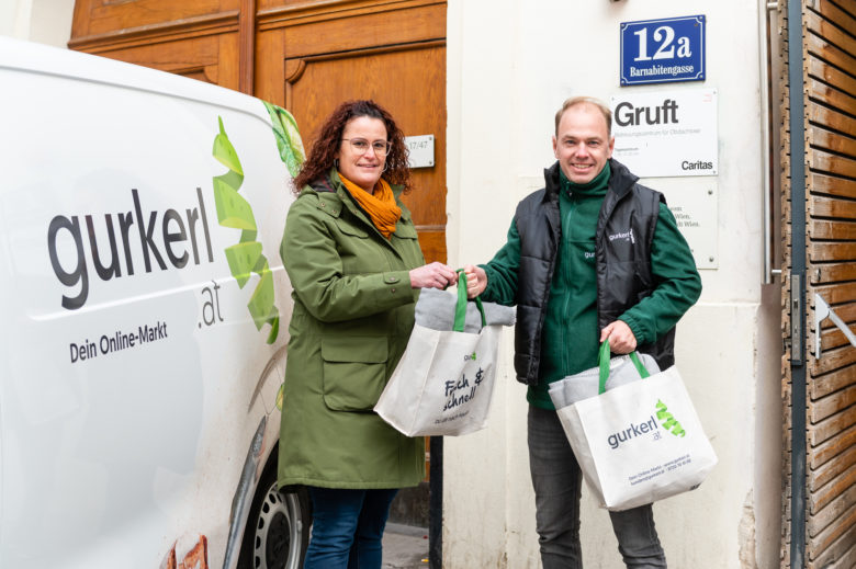 (v.l.n.r.): Judith Hartweger (Leiterin der „Gruft“ der Caritas) und Maurice Beurskens (CEO von gurkerl.at) @CDU