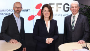 (v.l.n.r.) Peter Kaufmann (Stv. Institutsleiter KMU Forschung Austria), Henrietta Egerth (Geschäftsführerin der FFG), Klaus Pseiner (Geschäftsführer der FFG) © FFG/APA-Fotoservice/Schedl