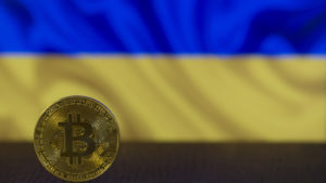 Bitcoin vor Ukraine-Flagge © cryptostock on Pixabay