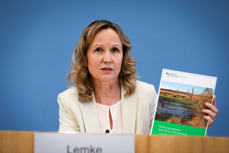 Bundesumweltministerin Lemke präsentierte das "Aktionsprogramm Natürlöicher Klimaschutz". © BMUV/Sascha Hilgers