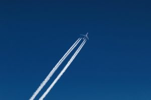 Die Flugindustrie sucht fieberhaft nach Alternativen zu fossilem Kerosin. © Pexels