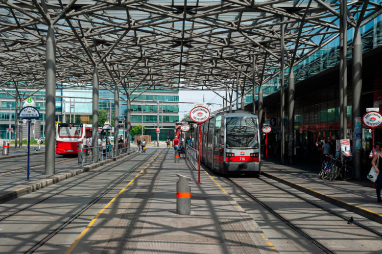 Weniger Emissionen im Verkehr "entscheidend" für Österreichs Klimaneutralität ©Olaf Schuelke / Alamy Stock Photo