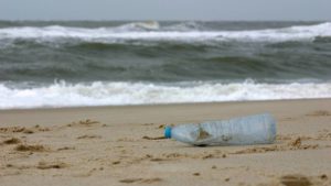 Mikro- und Nanoplastik im Meer kann auch in die Luft gelangen. © Sina Löschke