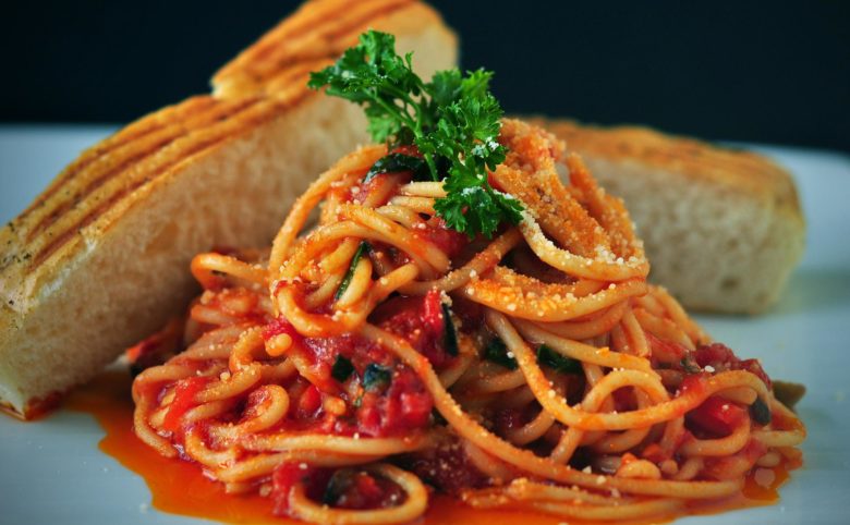 Spaghetti mit Tomatensauce ist etwa klimafreundlicher als Spaghetti Bolognese. © Pixabay