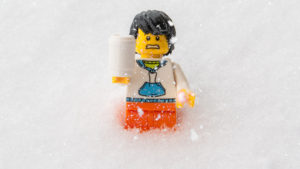 Lego-Maxerl im Schnee. © Yulia Matvienko on Unsplash