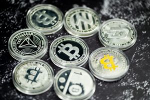 Bitcoin fast bei 24.000 Euro: Zweiter großer Krypto-Winter lässt Kurse zittern