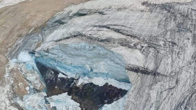 Gipfelkappe des Marmolada-Gletschers. © CNSAS