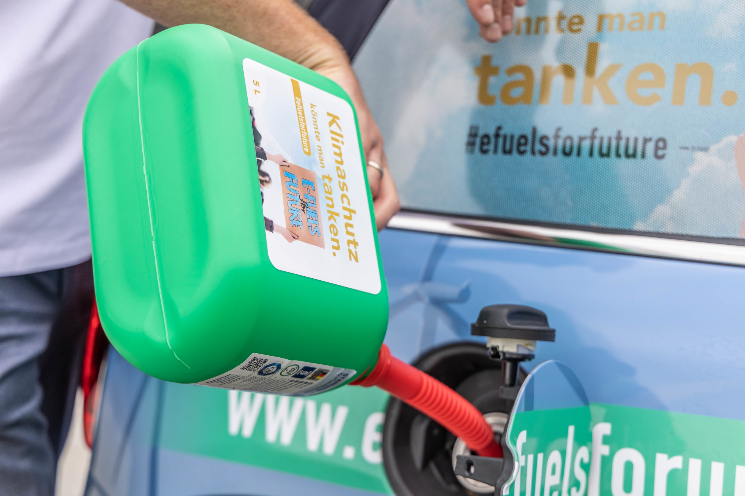 Unterstützer verkaufen E-Fuels als umweltfreundlich. © eFuels-Forum