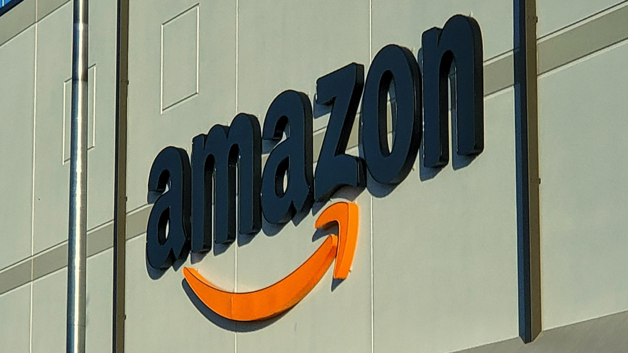 Amazon-will-bis-zu-30-000-Stellen-streichen