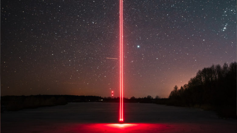 Laser bei Nacht. © Unsplash