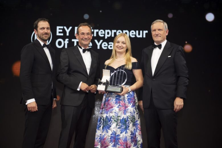 Julien Rossier (Managing Director von Bucherer Wien), Erich Lehner (Program Partner EY Entrepreneur Of The Year Österreich), Katrin Hohensinner-Häupl von Frutura (EY Entrepreneur Of The Year 2022 in der Kategorie „Handel & Dienstleistungen“ und Österreichs Vertreterin beim EY World Entrepreneur Of The Year 2023), Meinhard Platzer (CEO LGT Bank Österreich). © Point of View