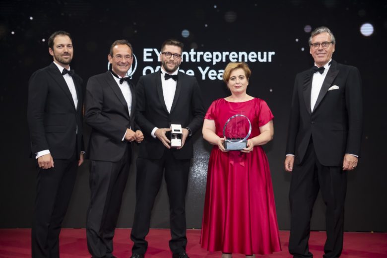 Julien Rossier (Managing Director von Bucherer Wien), Erich Lehner (Program Partner EY Entrepreneur Of The Year Österreich), Katarina Weissengruber und Filip Miermans von Keba (stellvertretend für Gerhard Luftensteiner (EY Entrepreneur Of The Year 2022 in der Kategorie „Nachhaltigkeit & Greentech“), Christian C. Pochtler (Präsident der Industriellenvereinigung Wien). © Point of View