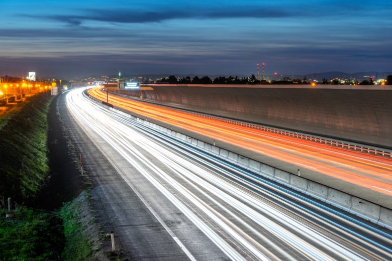 Autobahn bei Wien Schwechat. © Dimitry Anikin on Unsplash