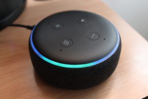 Amazon Dot mit Alexa. © Lazar Gugleta on Unsplash