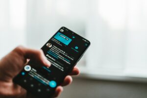 Twitter-App. © Claudio Schwarz auf Unsplash