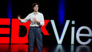 Marlene Engelhorn bei einem TEDx-Talk in Wien. © Cherie Hansson / TEDx Vienna