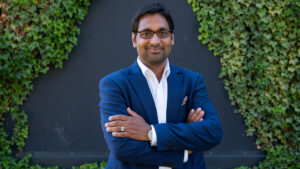 DR. VIJAY VERMA, GRÜNDER VON DHARMA FUNDING SOLUTIONS © DHARMA FUNDING SOLUTIONS