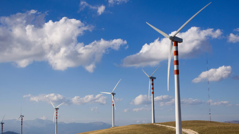 Windkraft: Österreich fällt bei Erneuerbaren zurück © Canva Pro