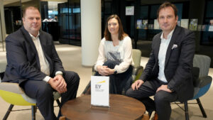 v.l.n.r.: Christoph Mayer (Partner Cloud Transformation EY Österreich), Susanne Zach (Partnerin EY Österreich), Hermann Erlach (General Manager Microsoft Österreich) © EY