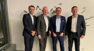 Jochen Borenich, Mitglied des Vorstands K-Businesscom Franz Semmernegg, CEO K-Businesscom Rüdiger Rath, CEO CANCOM SE Thomas Stark, CFO CANCOM SE. © Cancom