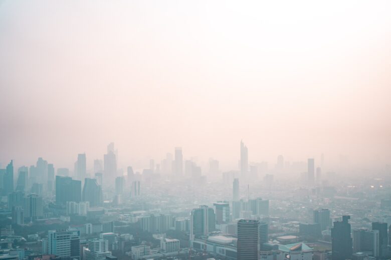 Smog über der Stadt. © Nick van den Berg auf Unsplash