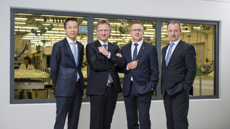 Yongsheng Wang (CCO), Andreas Ockel (COO), Robert Machtlinger (CEO), Aleš Stárek (CFO) von FACC. © FACC/Gortana