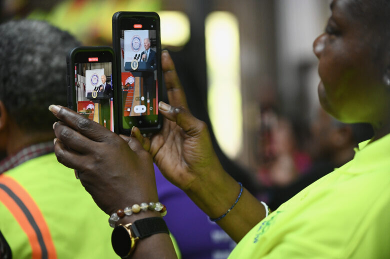 Joe Biden wird fotografiert. © Maryland GovPics (CC BY 2.0 via Flickr)