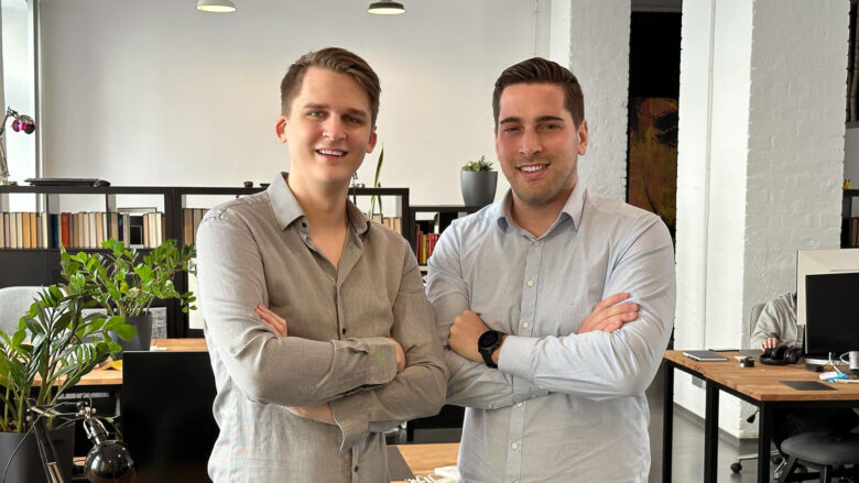 Sebastian Schwelle und Robert Böhm, die beiden Gründer von Shopstory. © Shopstory