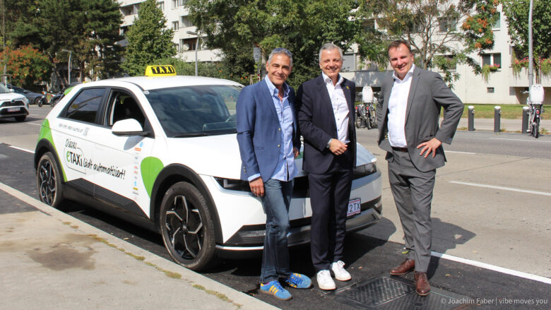 Eröffnung des ersten E-Taxistands von vibe © Joachim Faber / vibe moves you