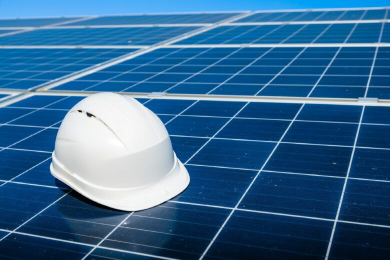 Green Job in der Solar-Industrie. © Evgeniy Alyoshin auf Unsplash