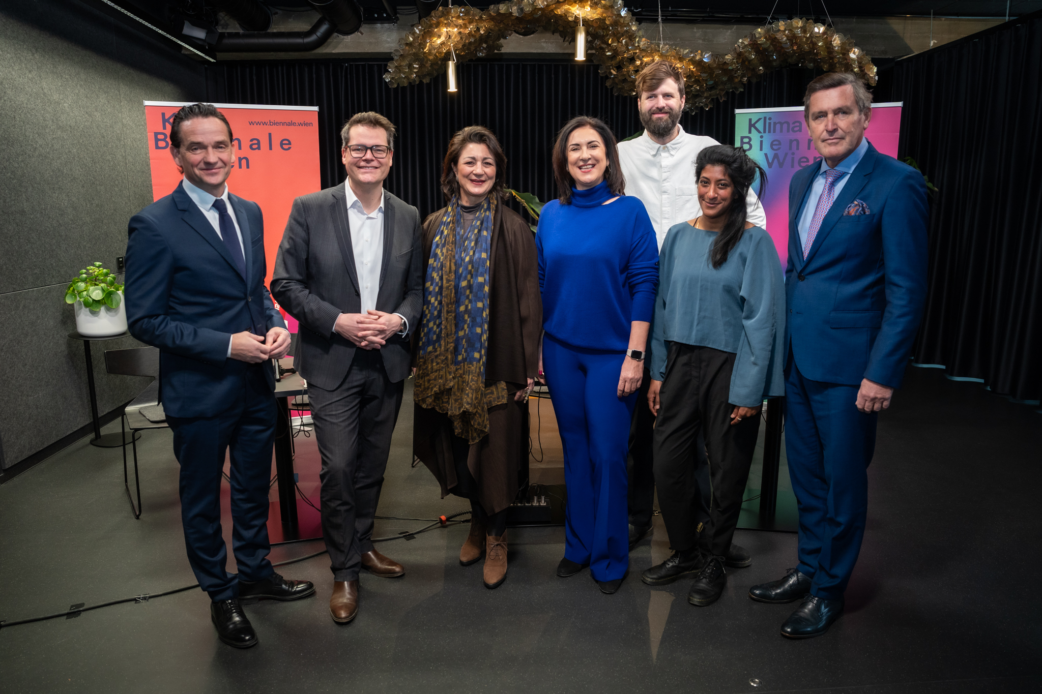 v.l.n.r.: Kurt Gollowitzer, Jürgen Czernohorszky, Veronica Kaup-Hasler, Gerlinde Riedl, Claudius Schulze, Sithara Pathirana und Peter Hanke © David Bohmann