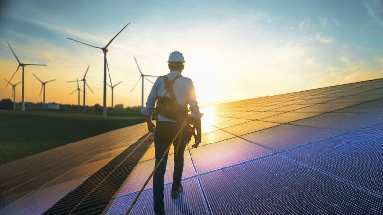 Der Windkraftanteil an der österreichischen Stromerzeugung 2023 aus öffentlicher Hand beläuft sich auf 15,3 Prozent, bei Photovoltaik sind es 4,4 Prozent. © Shutterstock