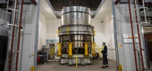 Das britische Industrie- und Stahlunternehmen „Sheffield Forgemasters“ hat eine neue Technik zur Herstellung von Reaktorbehältern für kleine Atomkraftwerke entwickelt. © Sheffield Forgemasters