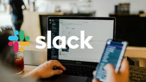 Die Projektmanagement-Plattform Slack launcht ein neues KI-Tool, das die teaminterne Zusammenarbeit künftig noch einfacher machen soll. © Slack, Canva
