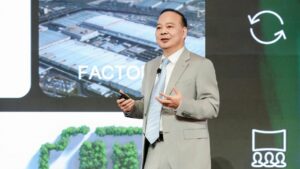 CATL-CEO Dr. Robin Zeng verkündete beim „One Earth Summit", die Null-Kohlenstoff-Technologie allen Akteur:innen im Kampf gegen den Klimawandel zur Verfügung stellen zu wollen. © CATL