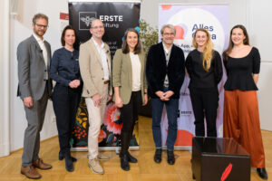 Klemens Himpele (CIO Stadt Wien), Anna Parr (Caritas Österreich Generalsekretärin als Vertreterin der Bundesarbeitsgemeinschaft Freie Wohlfahrt), Markus Golla (Leiter Institut für Pflegewissenschaft IMC Krems), Nicole Traxler (Managing Director TwoNext), Christine Bachler (Platform Evolution Lead, Erste Group) und Antonia Rinesch (Head of Event und Marketing, Trending Topics) (v.l.n.r.). © Joanna Pianka, esel.at