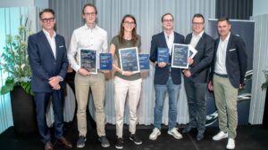 Innovation Award Gewinner 2024, v.l.n.r. Paul Haberfellner (Nagarro), Florian Waas-Filp (Österreichische Post), Daphne Vandijken (Dectris), Michael Köstinger (ÖBB), Michael Frank (Nagarro), Mario Berger (Google Cloud). © Nagarro