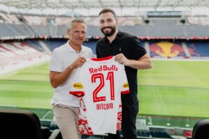 Stephan Reiter, Managing Director FC Red Bull Salzburg, Daniel Winklhammer, CEO 21bitcoin. © 21bitcoin