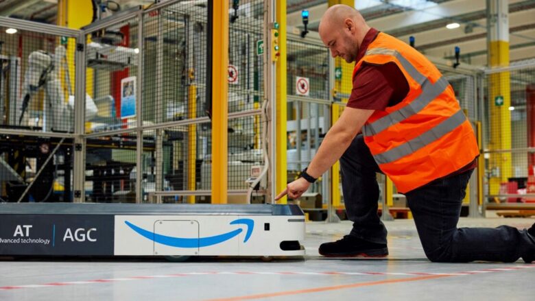 Automated Guiding Cart © Amazon