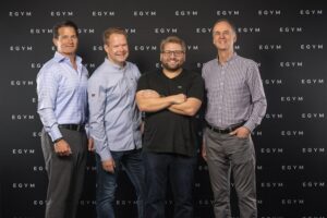 Marc Magliacano, Managing Partner L Catterton, Patrick Meininger, CFO EGYM, Philipp Roesch-Schlanderer, CEO EGYM und Paul Madera, Co-Founder und Partner Meritech. © EGYM GmbH