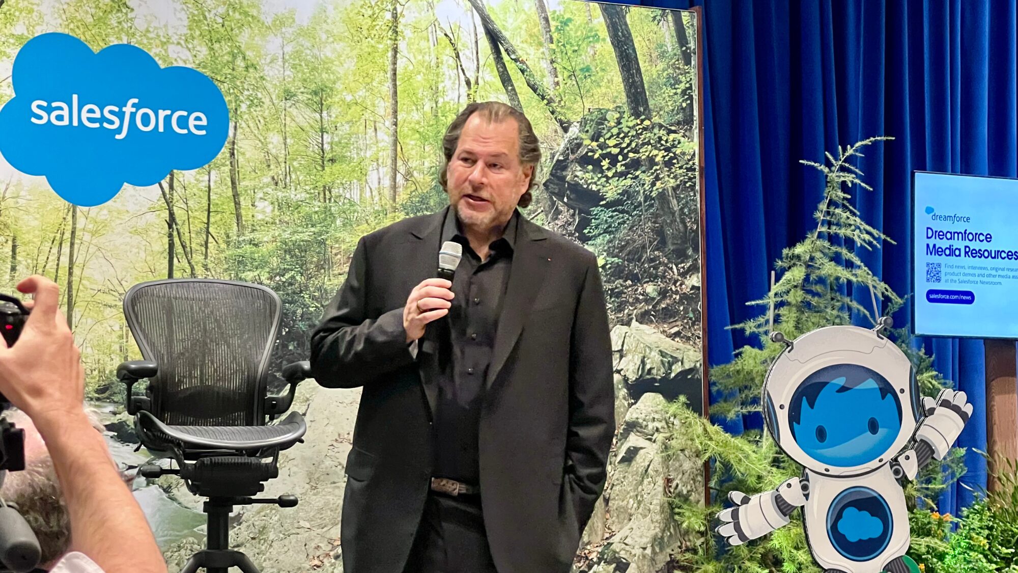Salesforce-schluckt-Informatica-um-8-Milliarden-Dollar-um-AI-Agenten-zu-st-rken