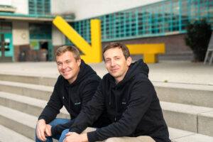 Michael Weißenböck (CTO) und Dominik Rampelt (CEO) von APIchap.