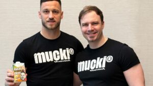 Marco Arnautovic und mucki-Gründer Alexander Novotny. © mucki